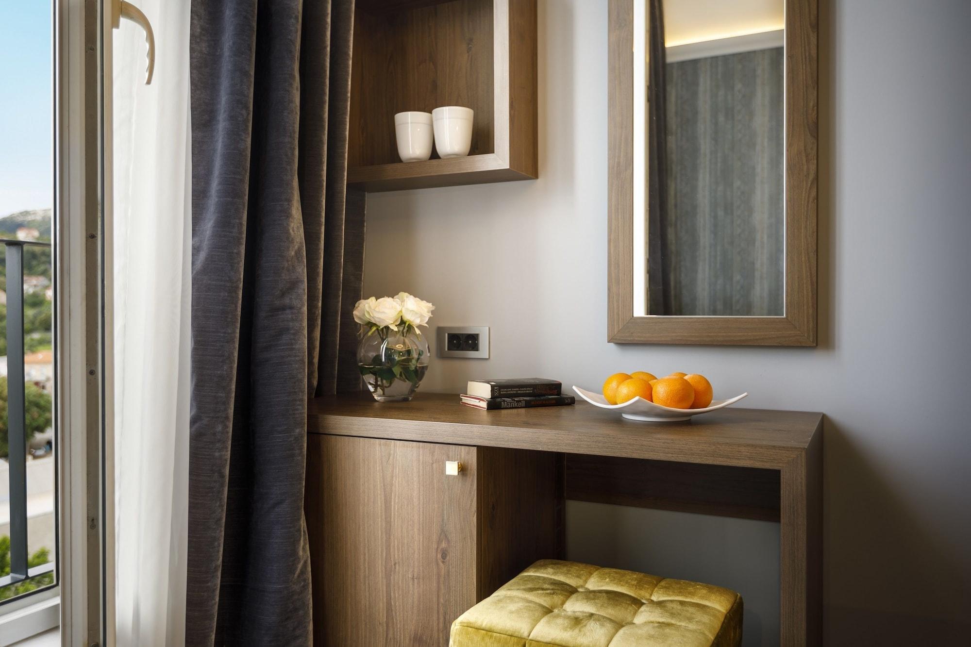 Imperial Heritage Hotel, Valamar Collection (Adults Only) Rab Town Bagian luar foto